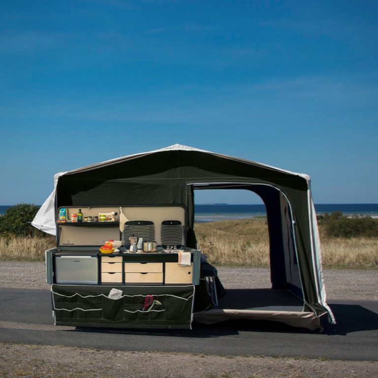 Küche des Combi-Camp Country beim Camping am Meer